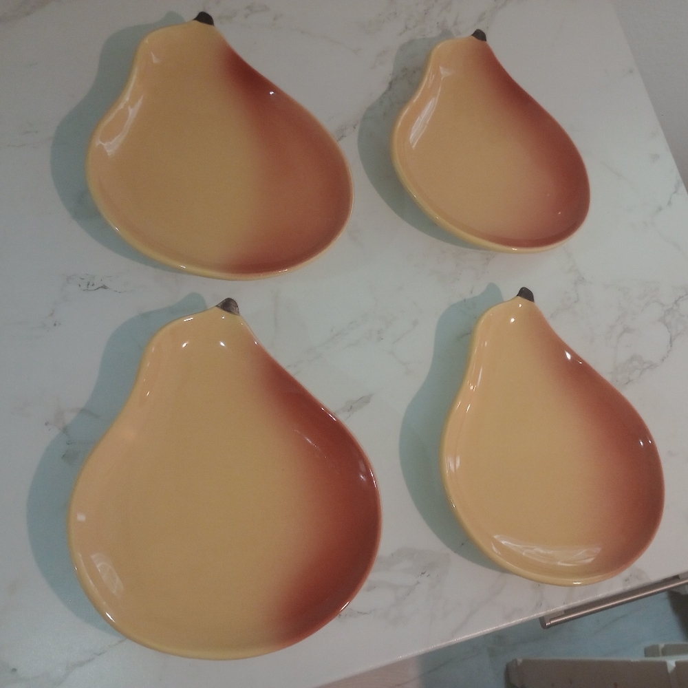 Pottery Barn Pear-Shaped Gradient Plates Set